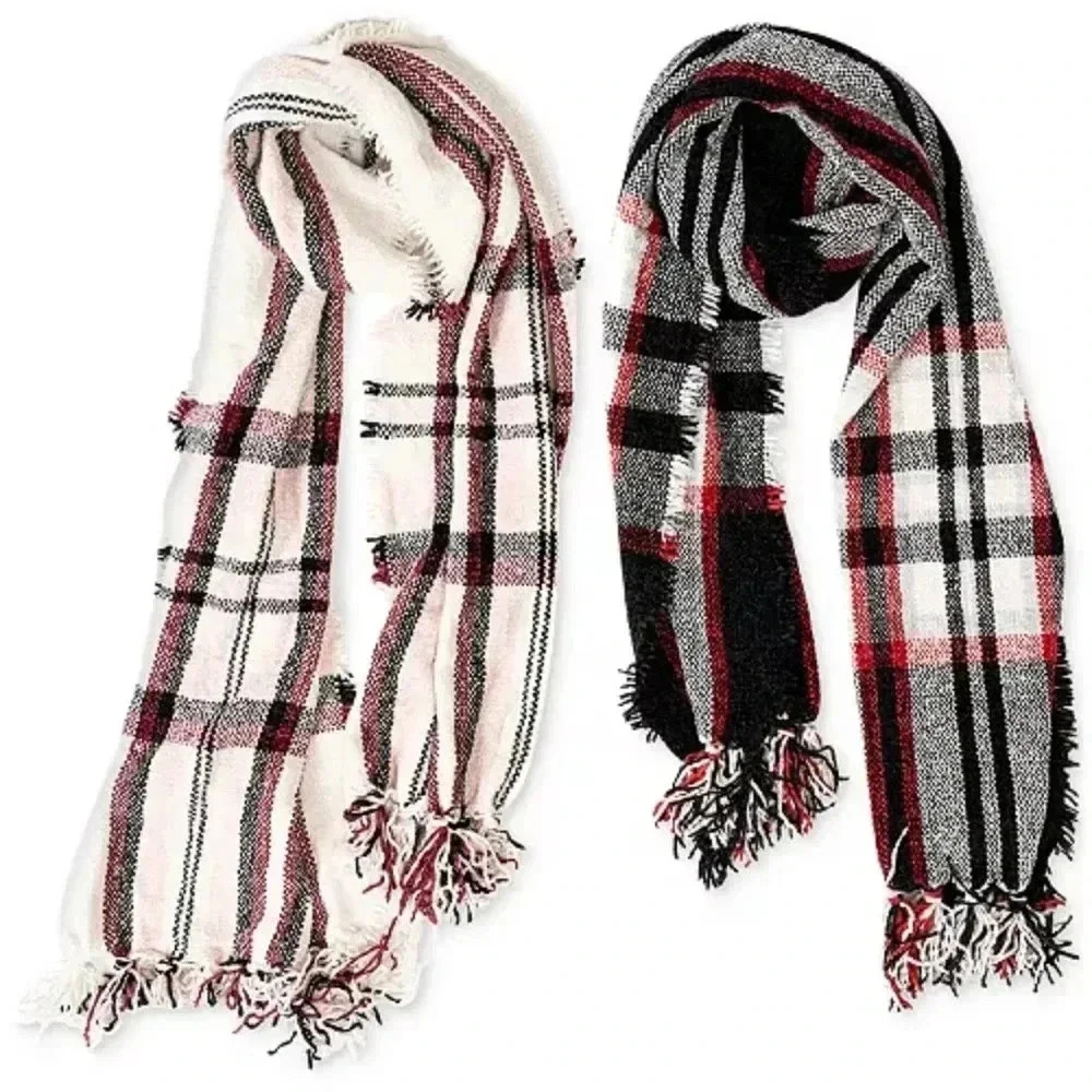 NWT Style & Co
Women's Chenille Plaid Fringe-Trim Scarf Women’s - Picture 3 of 4